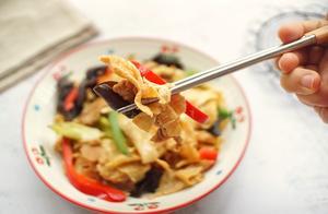 Love to Eat Tofu Skin? You Must Try This Home-Cooked Dish!