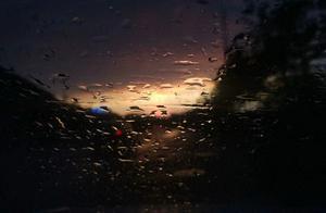 The wind in Urumqi today is very strong, I miss you.