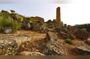 Italy's Unexplored Valley Hides an Ancient Greek Temple: A Handsome God Statue Becomes a Viral Sensation