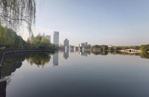 Morning Scenery of Masan Mountain's Nanhu Lake