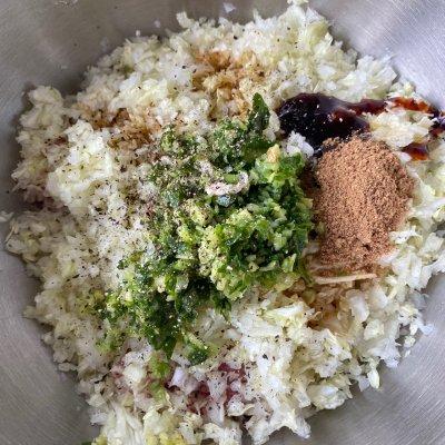 全麦白菜猪肉馅锅贴的家常做法，简单快捷又好吃