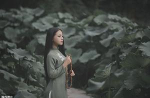 Old Man's Saying: Tranquility through Simplicity and Composure