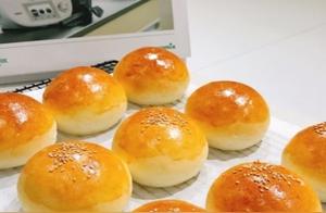 You can make bread without buying, anyone can make it with the right proportions, it's fragrant and soft, and children love it.