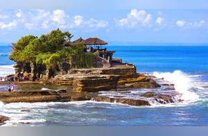 Bali's Most Magical Temple: Built on Sea Rocks, Transforms into an Island at Low Tide