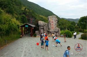 Underground Palace in Xianning, Hubei: Colorful Karst Landscapes and a Cool Escapade