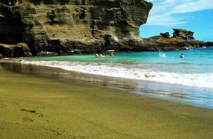 Have you ever seen it? Beaches aren't just one color, they're rainbow-colored!