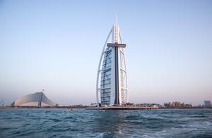 Self-Driving Airboat Tours in the Persian Gulf: Unlocking New Experiences in Dubai