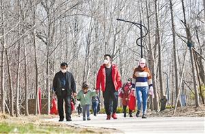 Langfang: Fragrance of Spring Flowers and Grasses