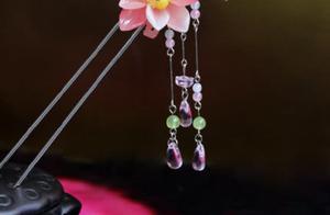 Psychology: Selecting a Hairpin Based on Personal Preference and Assessing the Degree to Which Sweet Words and Flattery Can Influence You