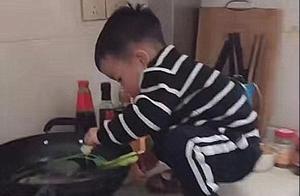 Baby Squatting on the Stove, Grandmother Rushed Forward to Pick Him Up, Only to See a Potential Disaster