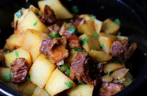 Fragrant broth, tender meat, a delicious dish for mixing rice, potato and beef brisket should be made like this