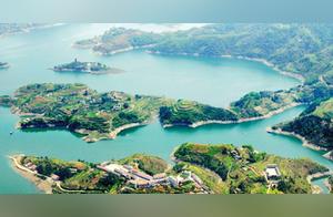 Pleasant Climate on the Island: ‘A Painting of Yinghu Lake, a Dreamlike Water Town’