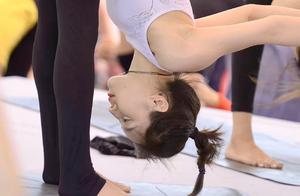 Yoga for Little Housewives
