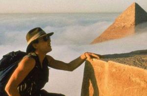 Tourists Attempting to Climb Pyramids in Egypt – Why is it Prohibited? Guide: You’ll Regret It