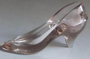 Psychological Test: Choose a Pair of Crystal Shoes Intuitively to Measure Your Psychological Stress Level After Marrying Gemini