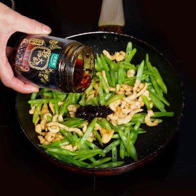 想健康又想美味，吃#冬日美食 豆豉酱四季豆就对啦