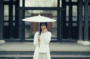 These women, one glance exudes elegance and refinement
