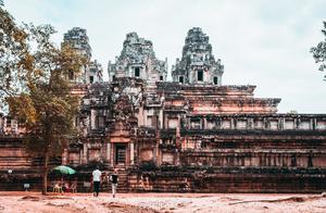 Exploring Angkor Temples in Cambodia: Witnessing the Prosperity and Decline of the Khmer Empire