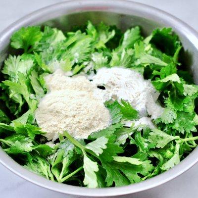 #一起加油，我要做A+健康宝贝#粉蒸芹菜叶