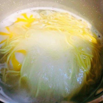 #太太乐鲜鸡汁芝麻香油#一碗暖暖哒热汤面