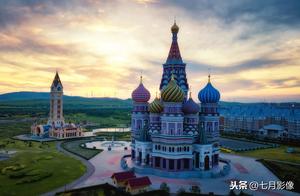 This Border Town of Just 30 Square Kilometers Meets All Tourist Dreams