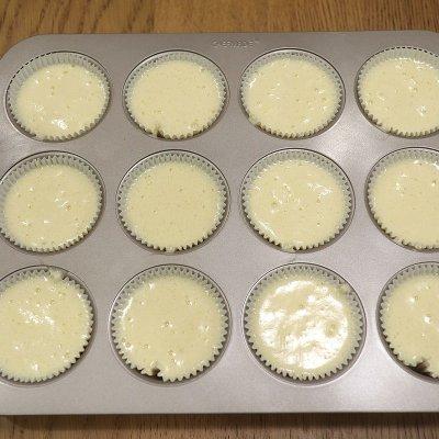 下饭神器杏仁味海绵杯子蛋糕，拌饭还能吃三碗