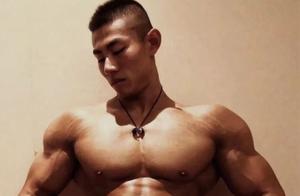 22-Year-Old Beijing Physique Student – Whose Muscles Can Resist?