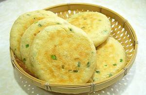 Don't Just Use Water and Flour for Scallion Pancakes – Add Another Ingredient for Crispy and Soft Pancakes with Plenty of Sesame and Scallion Flavor