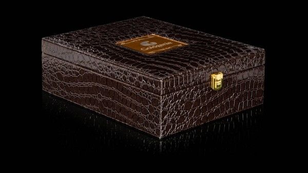 太平洋电脑网:24K金三星Galaxy S20系列上架:售价最高34000元