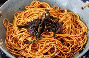 Addictive Scallion Oil Noodles - Delicious and Ready in 10 Minutes for Breakfast