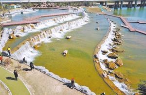 West Lake Hundred-Meter Waterfall Scenery – Zhengzhou Citizens Enjoy!