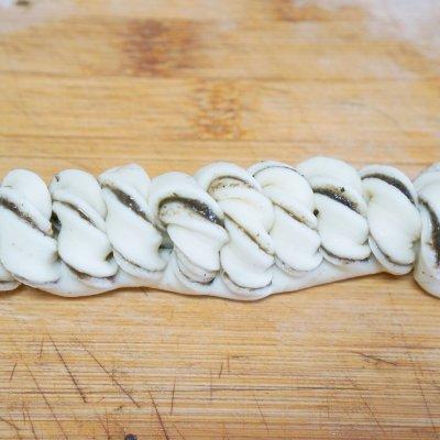 #南北面点大不同#黑芝麻酱花卷