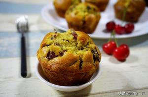 Food Recommendations: Cherry Muffin Cake and Mao Mao Chong Bread Recipes