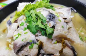 Chengdu Young Man Teaches You Sour and Refreshing Carpaccio, Tender and Juicy Fish, and Delicious Fish Broth Rice
