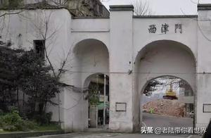 Journey to Jiangxi, A Young Man Passes Through the Red Capital, Visits the Ancient City of Ganzhou, and Climbs the Five Ancient City Walls of China