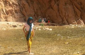 I Wish to Wait for the Rain and You in the Sahara Desert