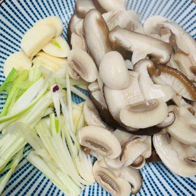 李锦记鲜蚝鲜煮～蚝油蒜子焗双菇