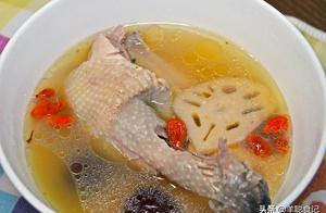 Food Therapy is Better Than Medicine! A Bowl of Deliciously Sweet Lotus Root Chicken Soup Will Help You Soothe Your Throat and Clear Your Cough, Suitable for Adults and Children Alike