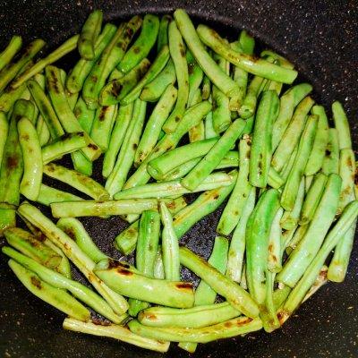 家常菜干煸四季豆