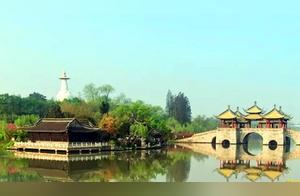 Taking the Most Beautiful Bus Route to Explore Yangzhou Attractions