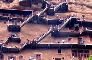 Landscapes on Cliffs: Well-Preserved Buddha Statue Lacks Eyes?