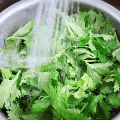 #一起加油，我要做A+健康宝贝#粉蒸芹菜叶