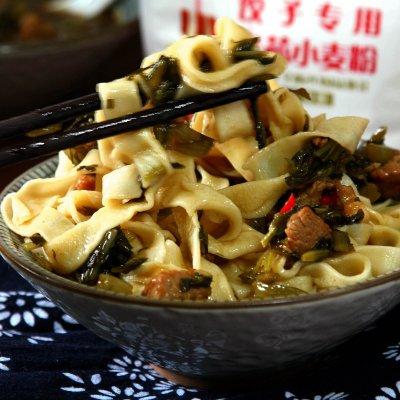 #一起加油，我要做A+健康宝贝# 雪菜肉丁手擀面