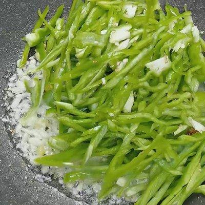 大人小孩都爱吃的青椒肉丝，学起来