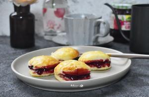 It can be enjoyed as breakfast or afternoon tea, fluffy and delicate, no water or kneading required, delicious and easy to make.