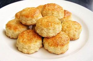 How to Make Delicious Scones: Crispy, Slightly Sweet, and Salty