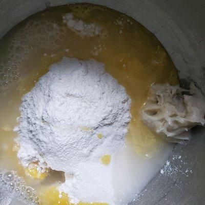 这道椰蓉面包藏着小惊喜，瞬间征服你