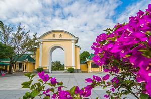 Guangdong's First World Heritage Site: 'Strange' Houses Attract Numerous Tourists