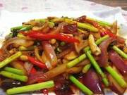 Garlic Chives and Onion Stir-Fried Squid (Supplement), Served with a Variety of Side Dishes