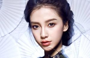 Her posture relies on rib support, you can also achieve it by practicing ribs